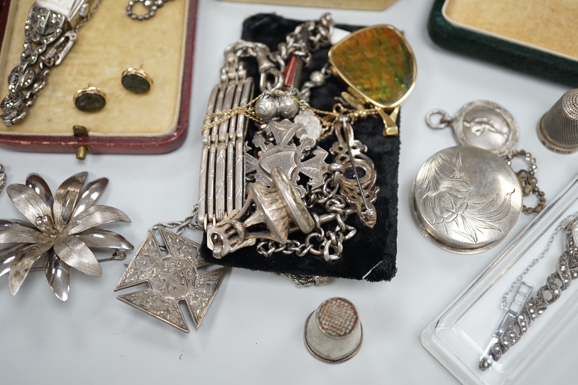 Mixed jewellery, white metal and silver items including Victorian silver twin hearts brooch, 43mm, medallions, bracelet, thimbles, fob on chain, marcasite set cocktail watches, 18k mounted pendant, albert, bug pin, Scott